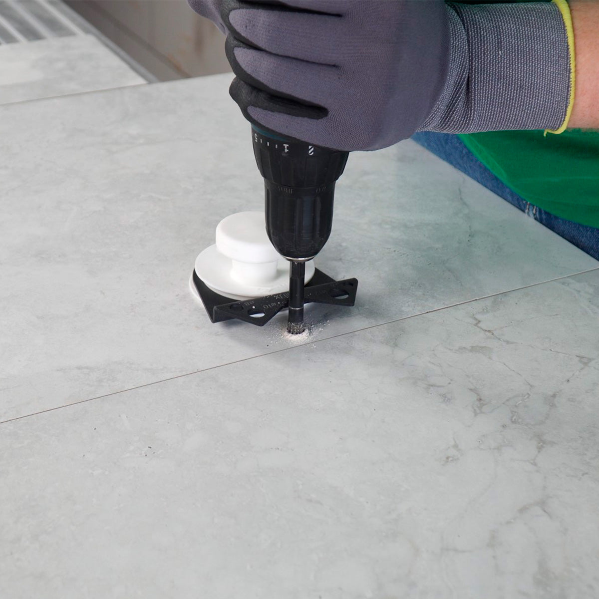 MiniFix suction cup with drilling template